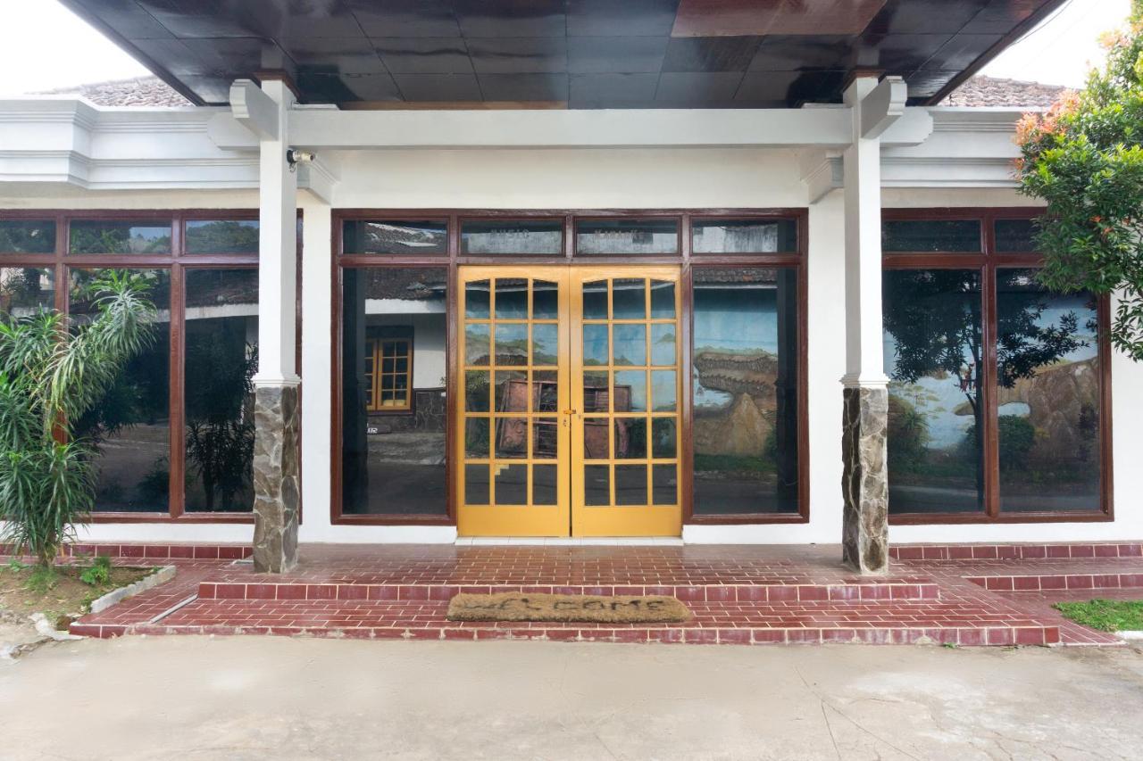 Reddoorz At Pujon Malang Hotel Batu  Exterior photo
