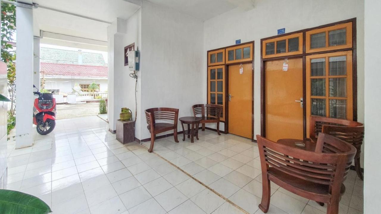 Reddoorz At Pujon Malang Hotel Batu  Exterior photo