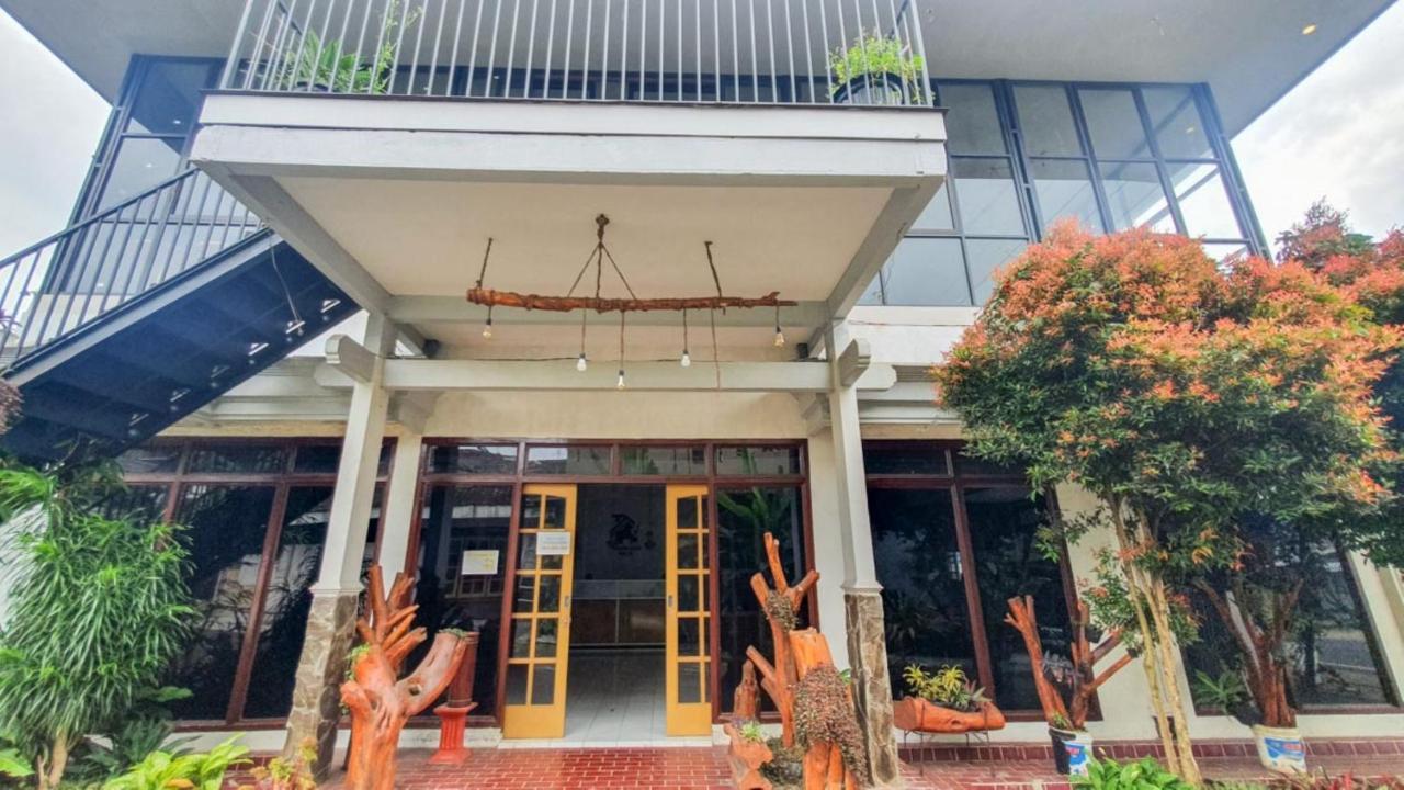 Reddoorz At Pujon Malang Hotel Batu  Exterior photo