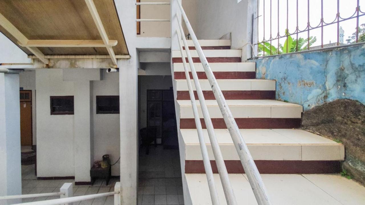 Reddoorz At Pujon Malang Hotel Batu  Exterior photo