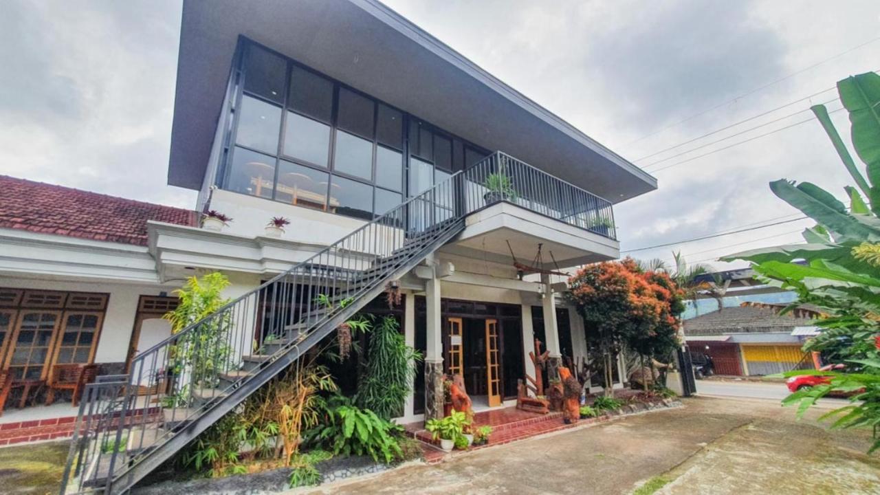Reddoorz At Pujon Malang Hotel Batu  Exterior photo